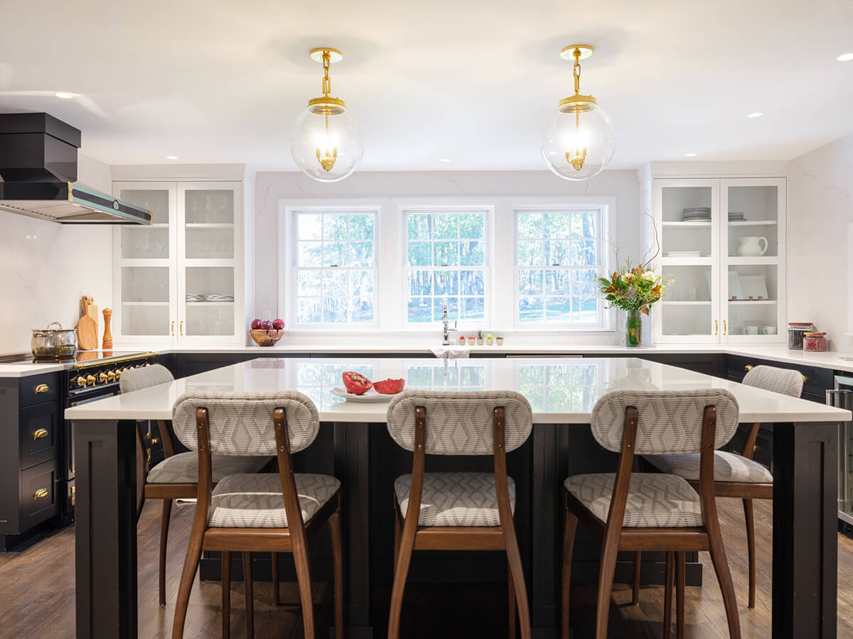 Black & white kitchen