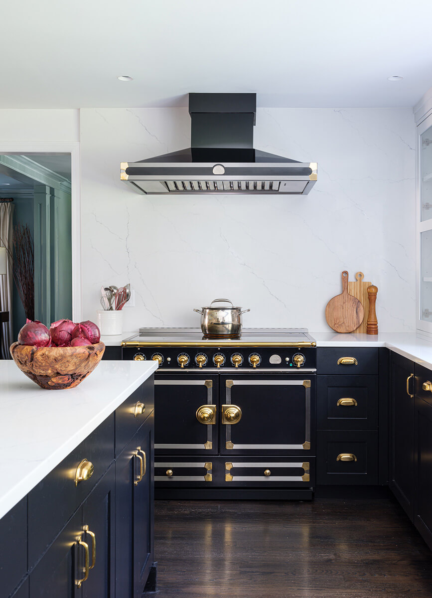 Black and white kitchen